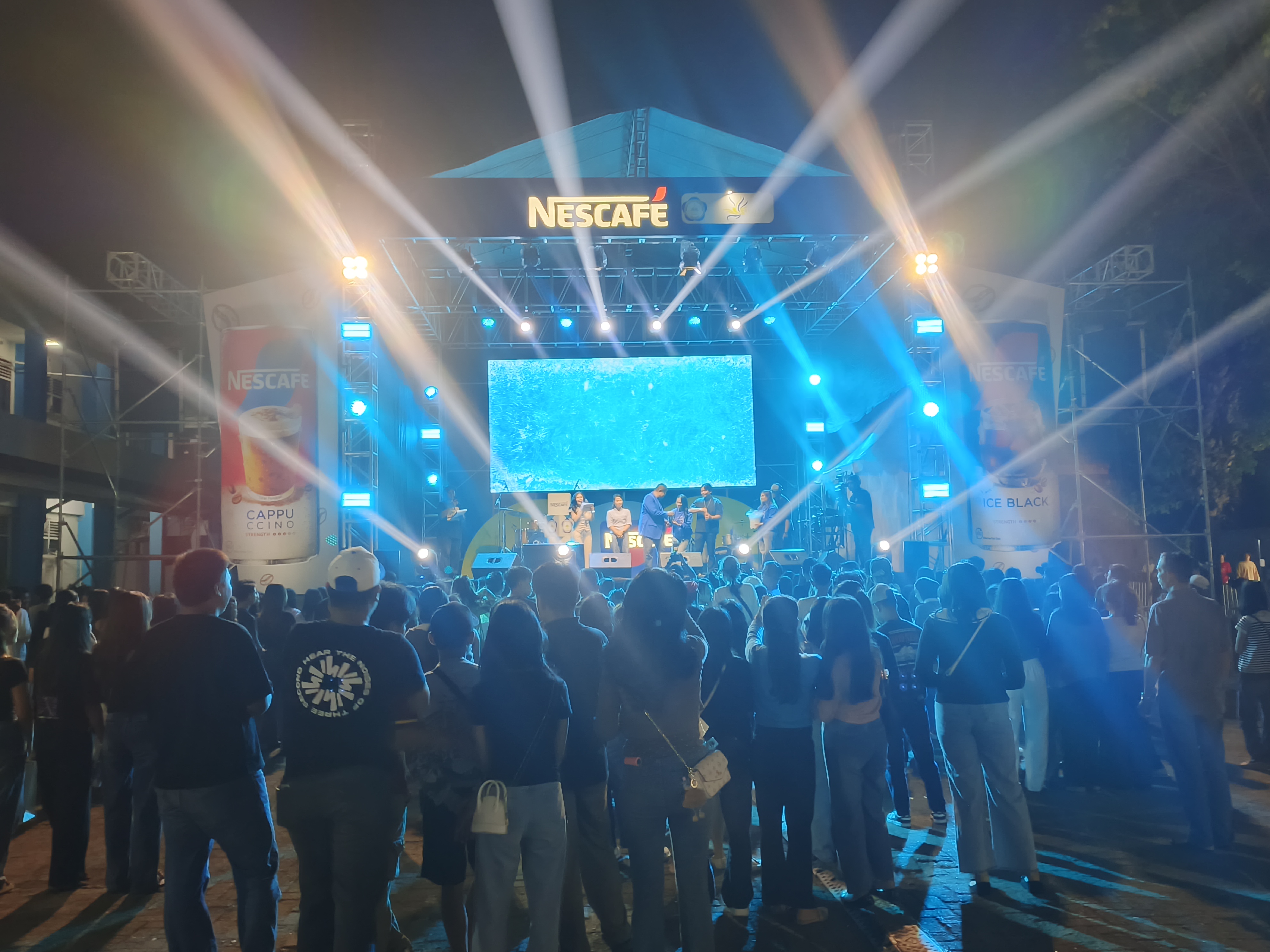 RIBUAN MAHASISWA MERIAHKAN SAKALA FEST DI UKI PAULUS