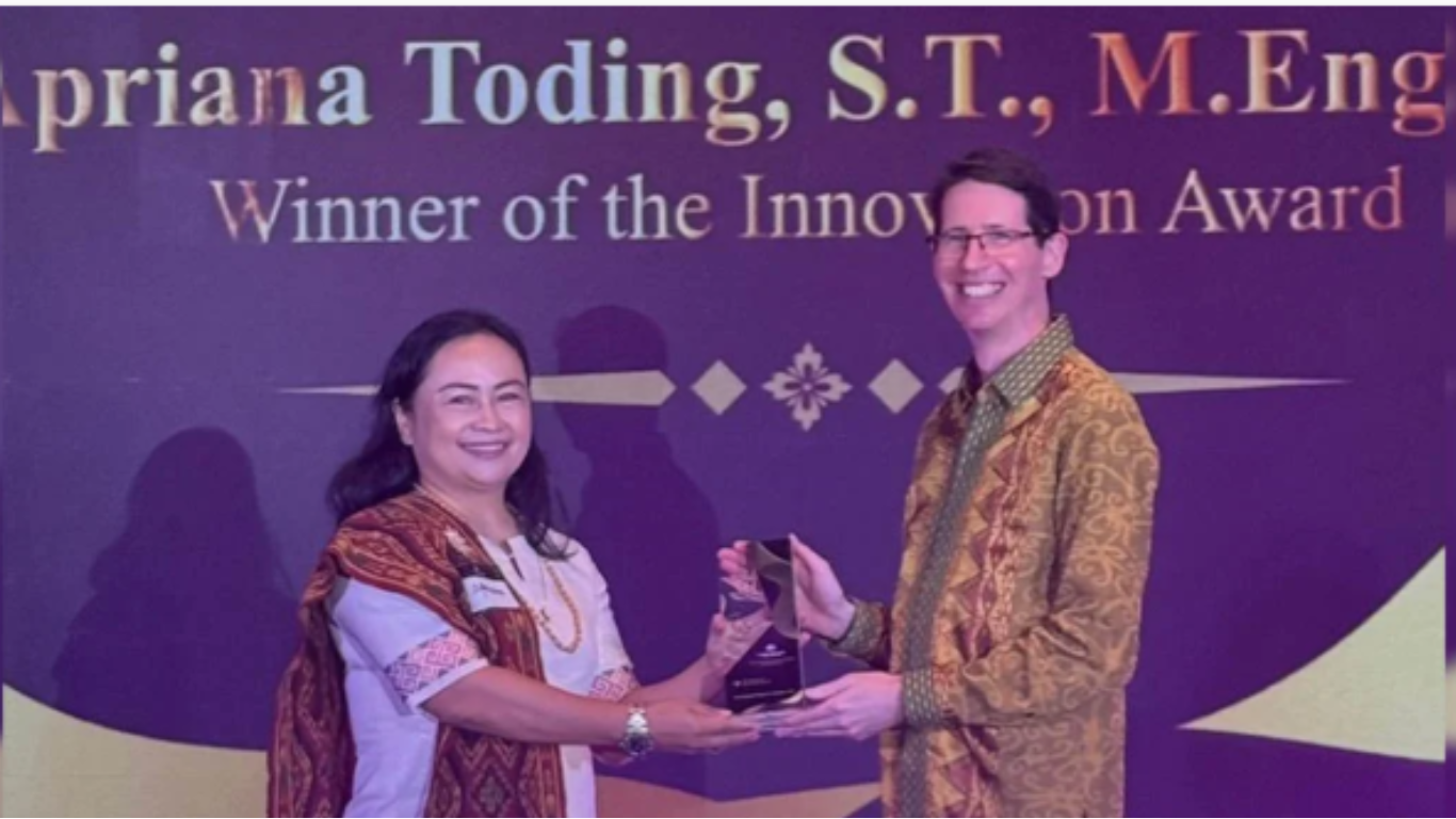 PROF. APRIANA TODING PEROLEH PENGHARGAAN INNOVATION AWARD PADA AUSTRALIA ALUMNI AWARD 2026